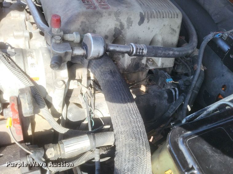 image for item DO4868 1998 Chevrolet K3500 bucket truck