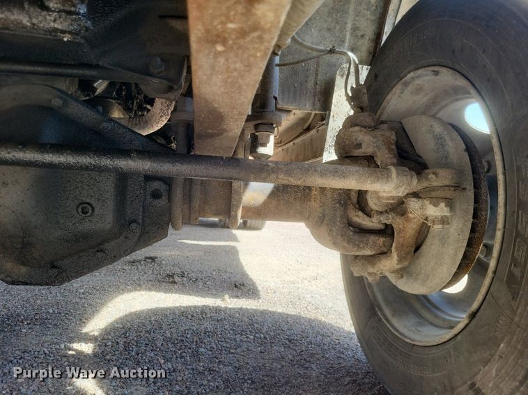 image for item DO4868 1998 Chevrolet K3500 bucket truck