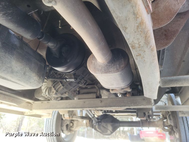 image for item DO4868 1998 Chevrolet K3500 bucket truck