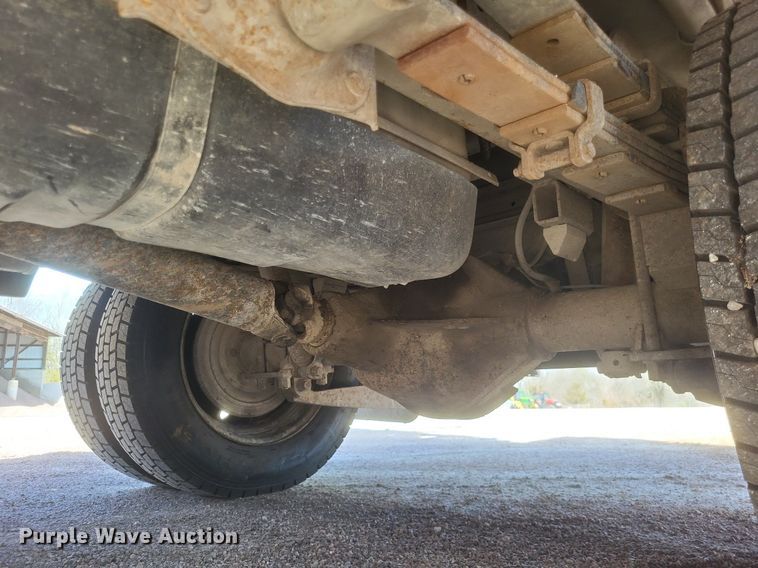 image for item DO4868 1998 Chevrolet K3500 bucket truck