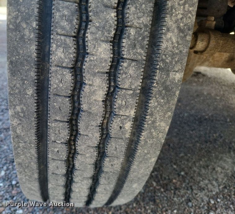 image for item DO4868 1998 Chevrolet K3500 bucket truck