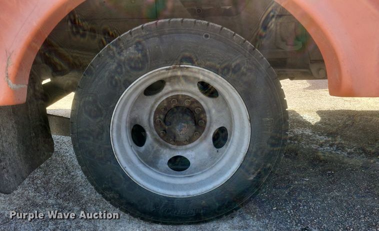 image for item DO4868 1998 Chevrolet K3500 bucket truck