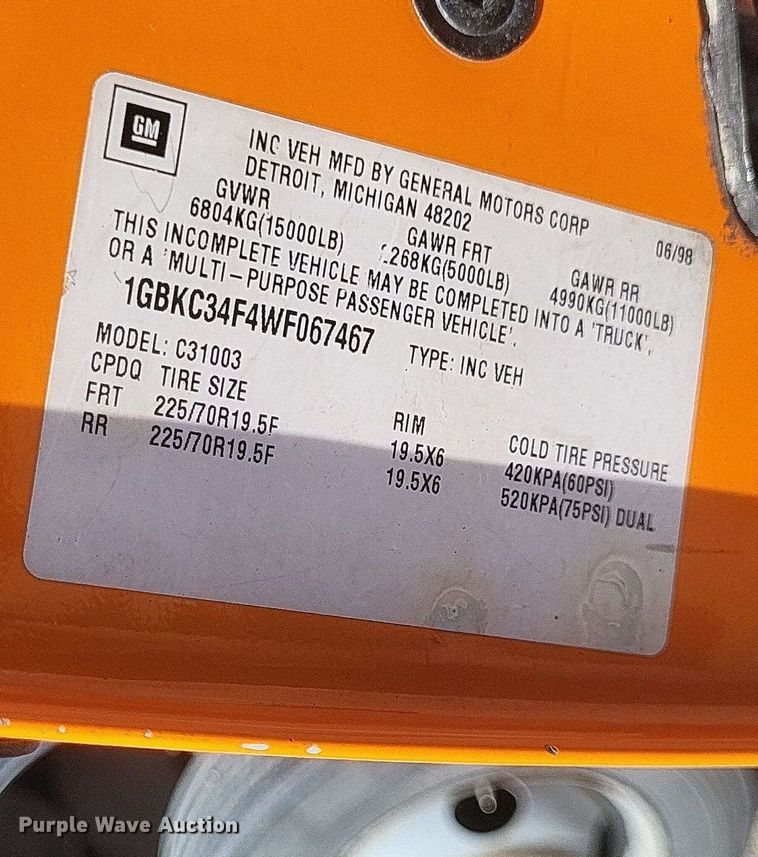 image for item DO4868 1998 Chevrolet K3500 bucket truck