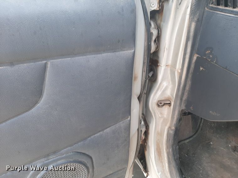 image for item DP2715 1997 Nissan pickup truck