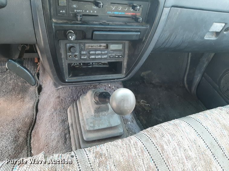 image for item DP2715 1997 Nissan pickup truck