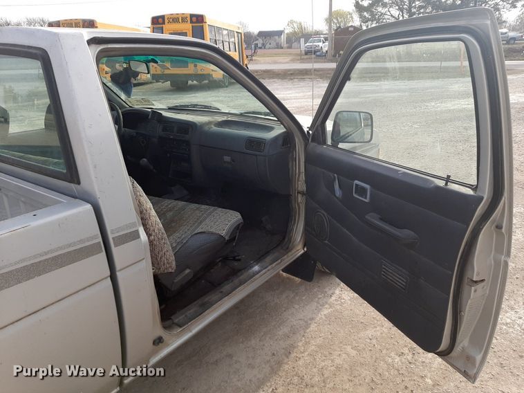 image for item DP2715 1997 Nissan pickup truck