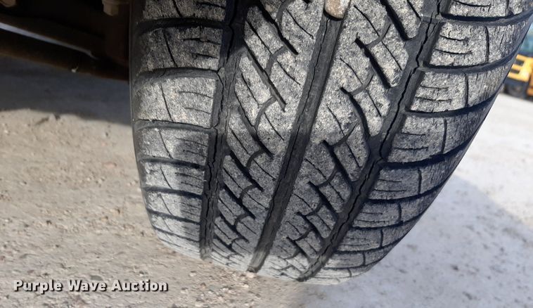 image for item DP2715 1997 Nissan pickup truck