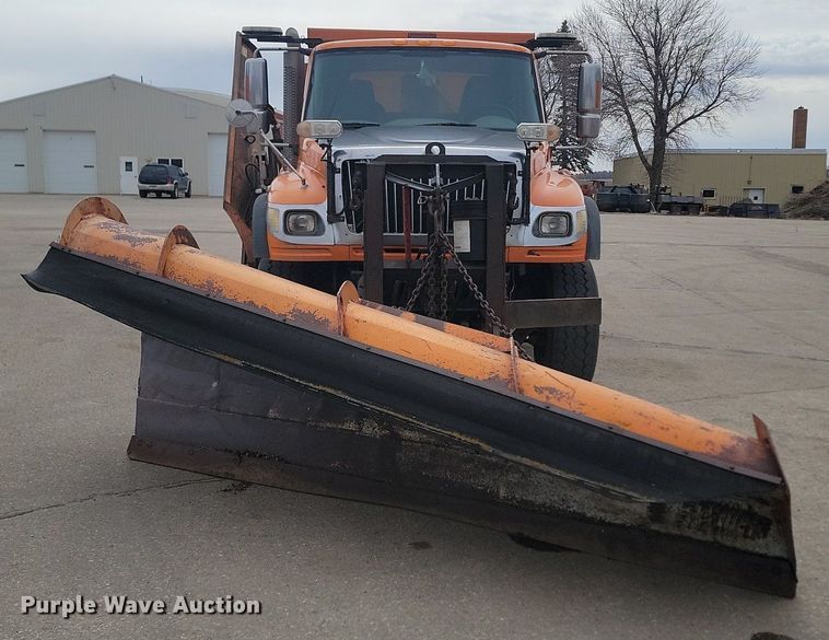 image for item DP3414 2005 International  7600 dump truck