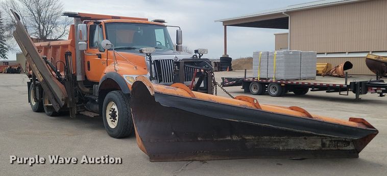 image for item DP3414 2005 International  7600 dump truck