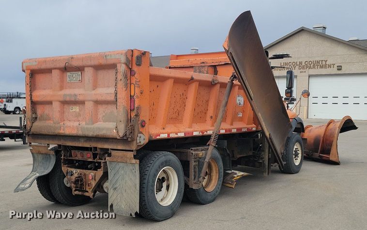 image for item DP3414 2005 International  7600 dump truck