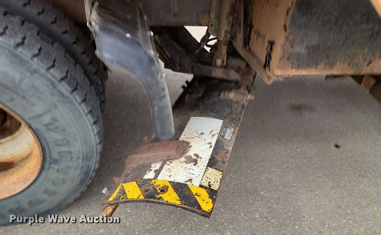 image for item DP3414 2005 International  7600 dump truck