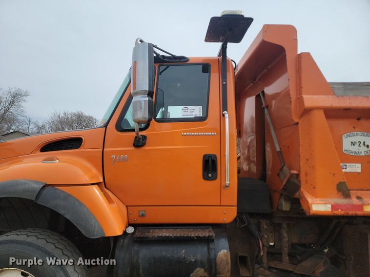 image for item DP3414 2005 International  7600 dump truck