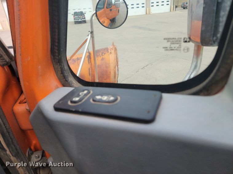 image for item DP3414 2005 International  7600 dump truck