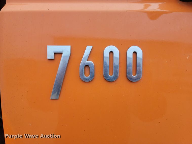 image for item DP3414 2005 International  7600 dump truck