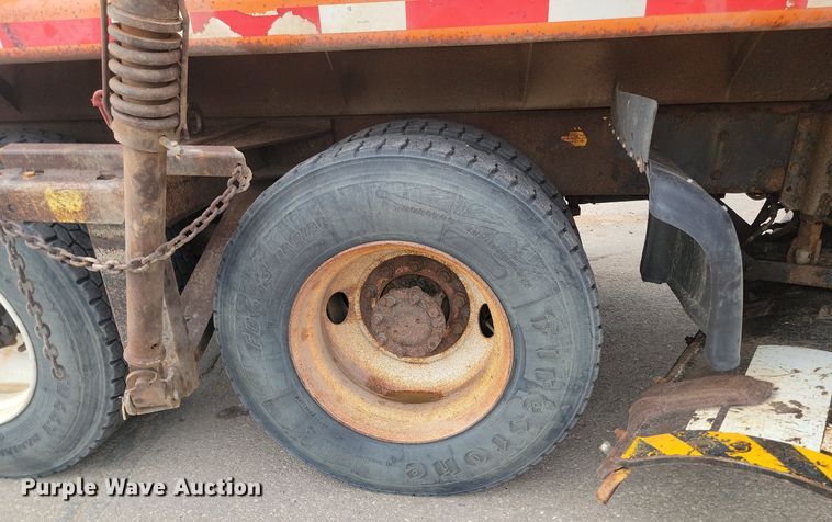 image for item DP3414 2005 International  7600 dump truck