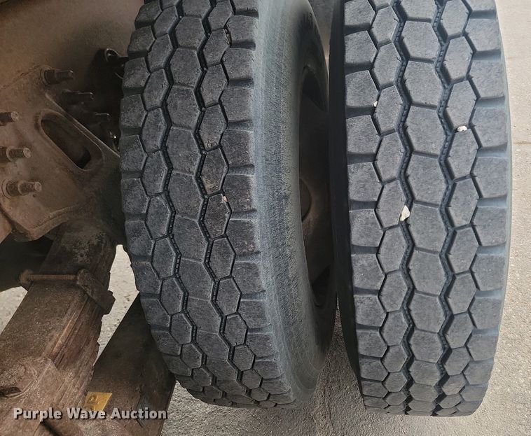 image for item DP3414 2005 International  7600 dump truck