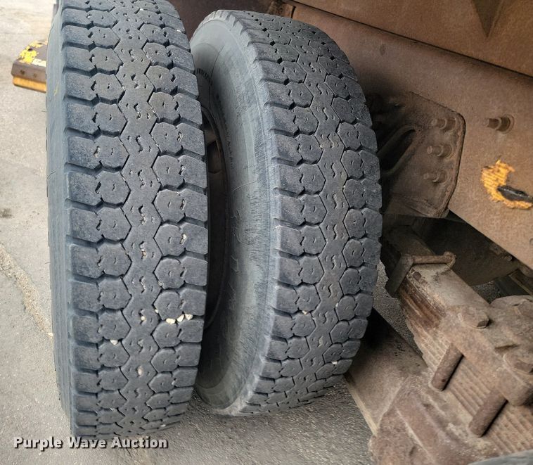 image for item DP3414 2005 International  7600 dump truck