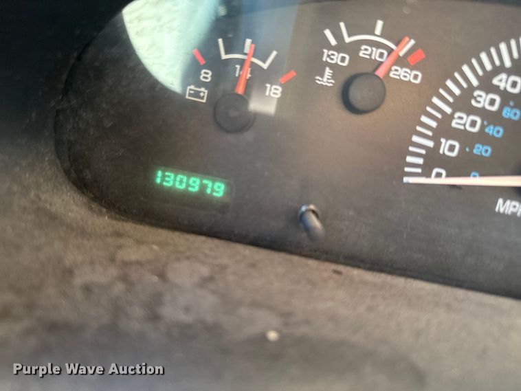 image for item DQ6753 2000 Dodge Ram 2500 van