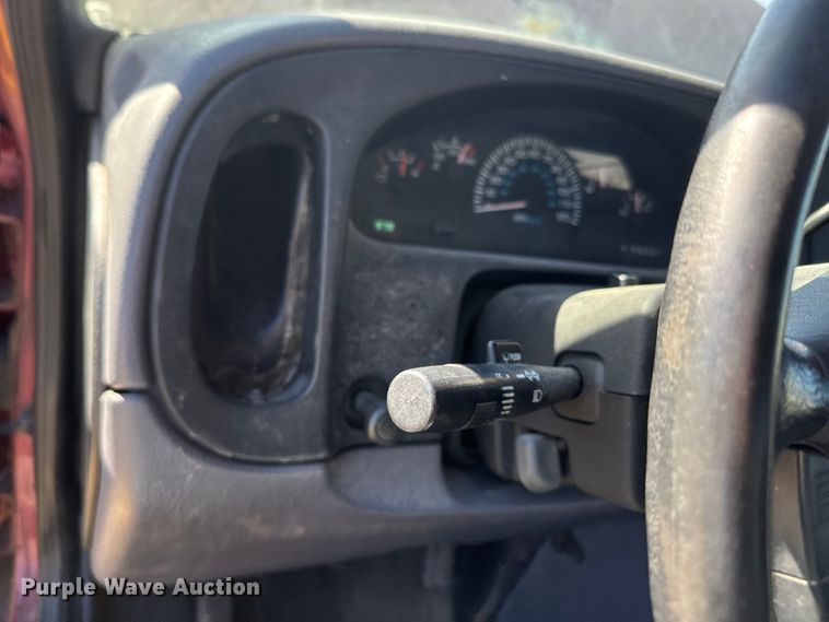 image for item DQ6753 2000 Dodge Ram 2500 van