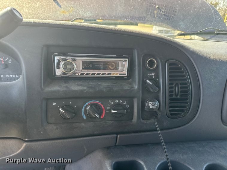 image for item DQ6753 2000 Dodge Ram 2500 van