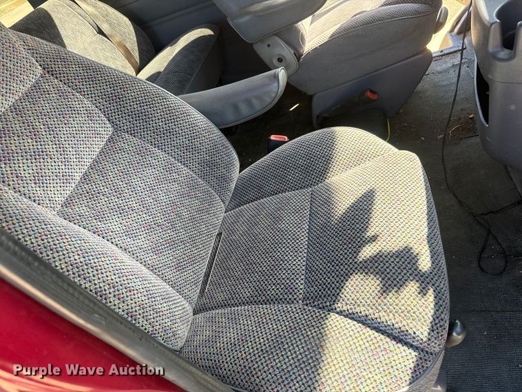 image for item DQ6753 2000 Dodge Ram 2500 van