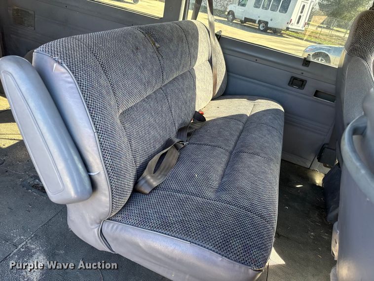 image for item DQ6753 2000 Dodge Ram 2500 van