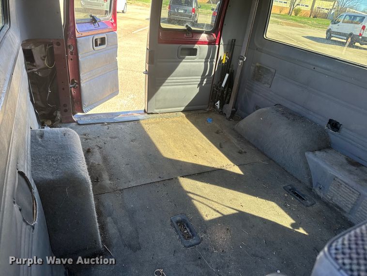 image for item DQ6753 2000 Dodge Ram 2500 van