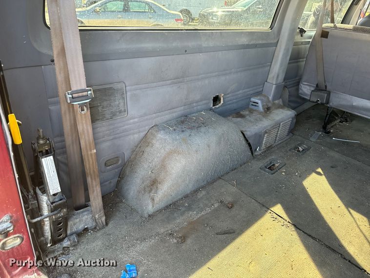 image for item DQ6753 2000 Dodge Ram 2500 van