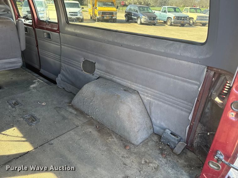 image for item DQ6753 2000 Dodge Ram 2500 van