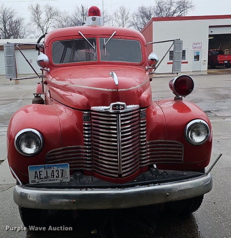 image for item DQ8571 1948 International KBS-5 fire truck