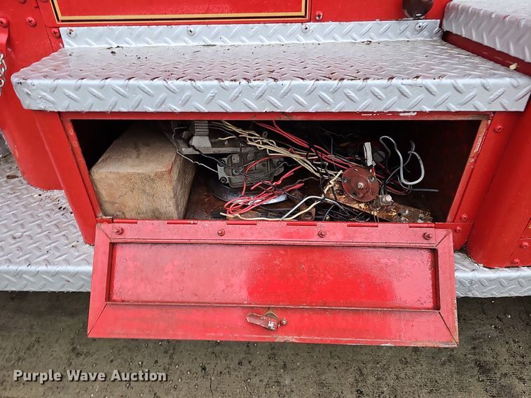 image for item DQ8571 1948 International KBS-5 fire truck