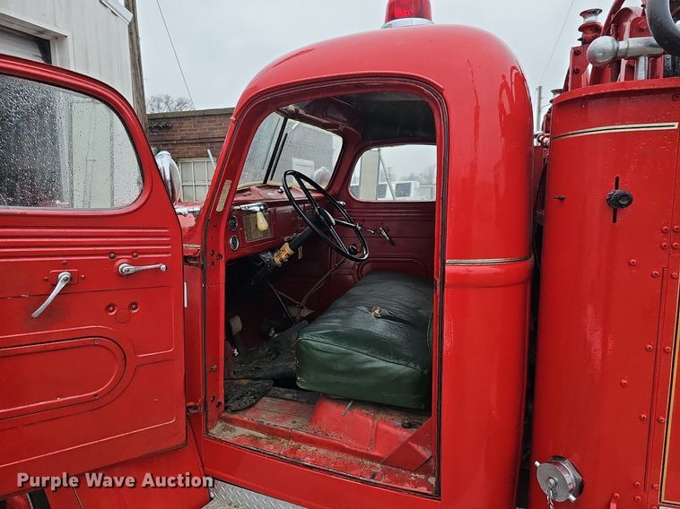 image for item DQ8571 1948 International KBS-5 fire truck