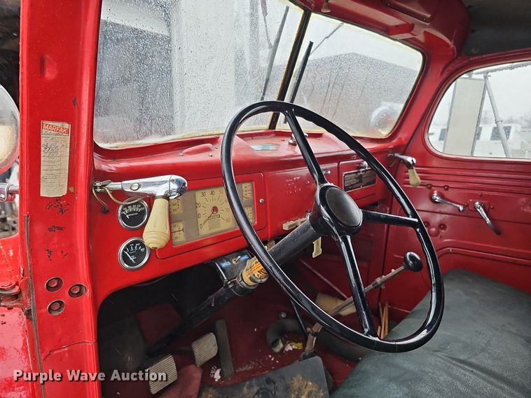 image for item DQ8571 1948 International KBS-5 fire truck