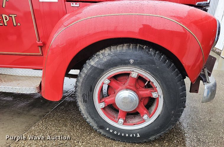image for item DQ8571 1948 International KBS-5 fire truck