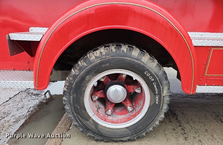 image for item DQ8571 1948 International KBS-5 fire truck