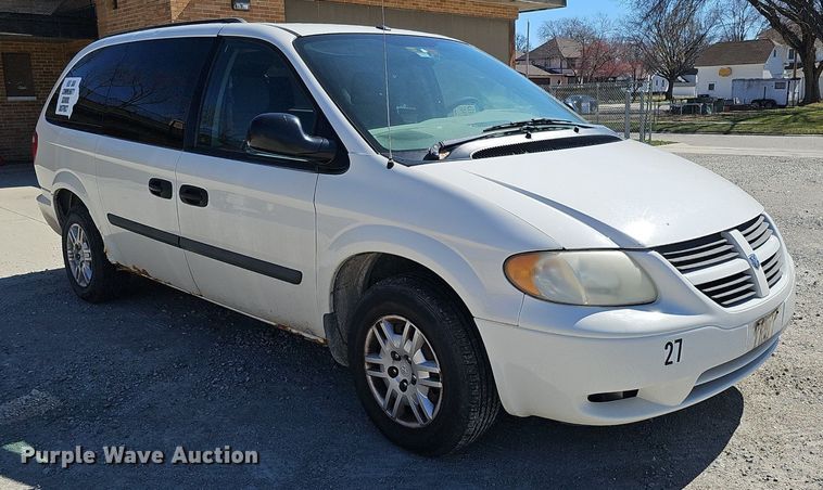 image for item DQ8582 2006 Dodge Grand Caravan van