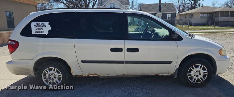 image for item DQ8582 2006 Dodge Grand Caravan van