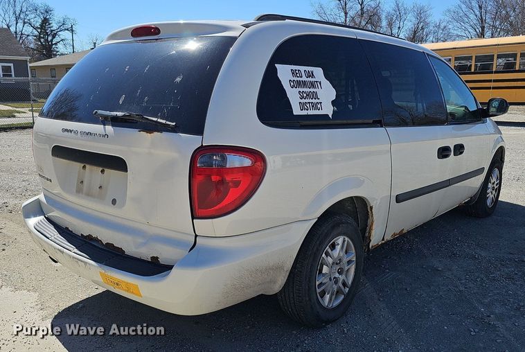 image for item DQ8582 2006 Dodge Grand Caravan van
