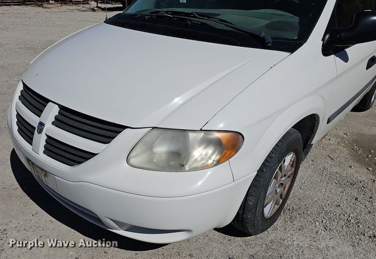 image for item DQ8582 2006 Dodge Grand Caravan van