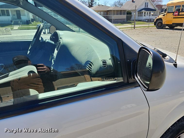 image for item DQ8582 2006 Dodge Grand Caravan van