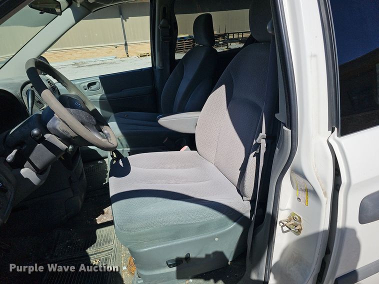 image for item DQ8582 2006 Dodge Grand Caravan van