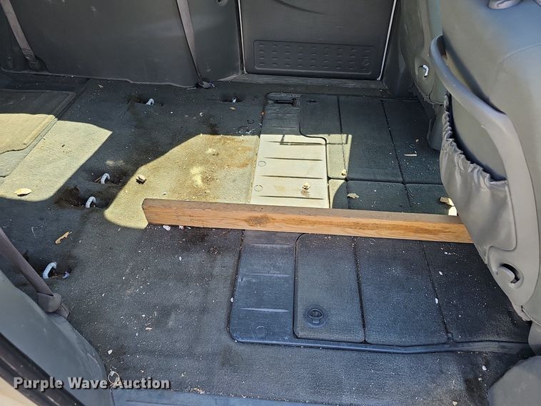 image for item DQ8582 2006 Dodge Grand Caravan van