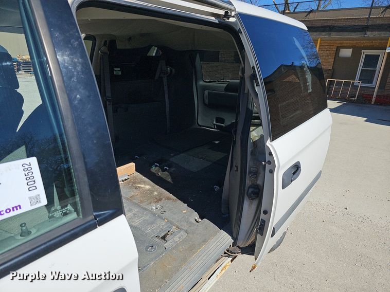image for item DQ8582 2006 Dodge Grand Caravan van