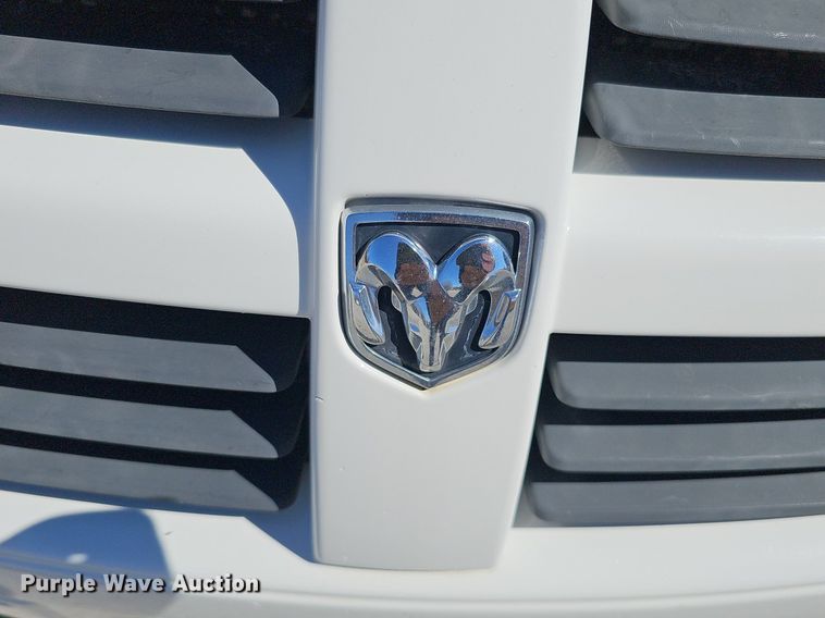 image for item DQ8582 2006 Dodge Grand Caravan van