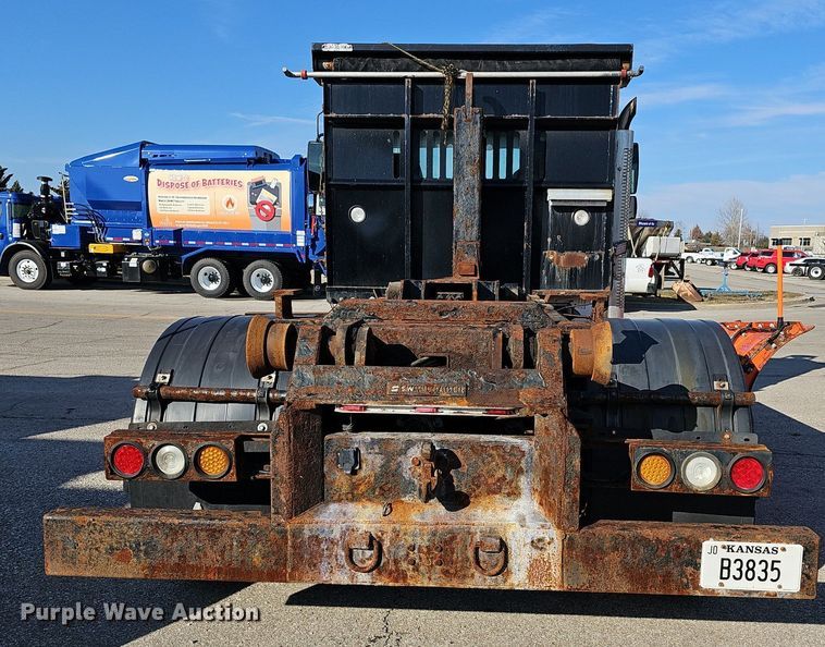 image for item DR5992 2012 International WorkStar 7400 hook lift truck