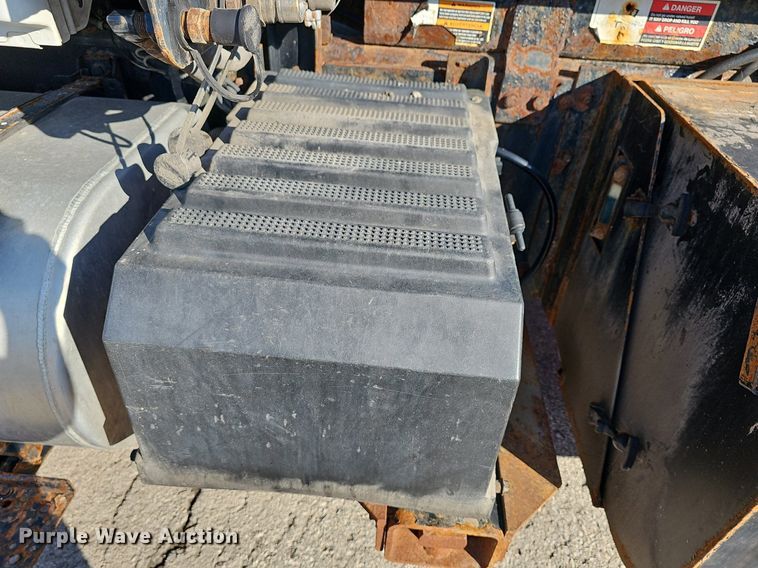 image for item DR5992 2012 International WorkStar 7400 hook lift truck