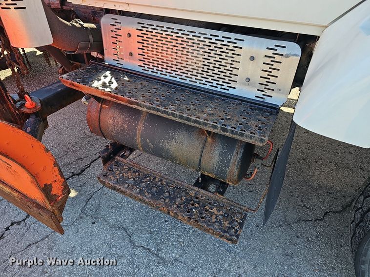 image for item DR5992 2012 International WorkStar 7400 hook lift truck