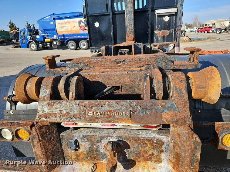 image for item DR5992 2012 International WorkStar 7400 hook lift truck