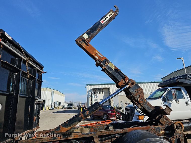image for item DR5992 2012 International WorkStar 7400 hook lift truck