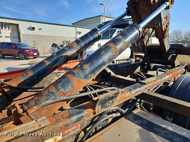 image for item DR5992 2012 International WorkStar 7400 hook lift truck